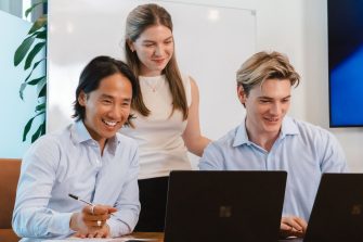 UNSW College - students in business boardroom