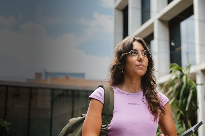 UNSW College Student in L5 Courtyard
